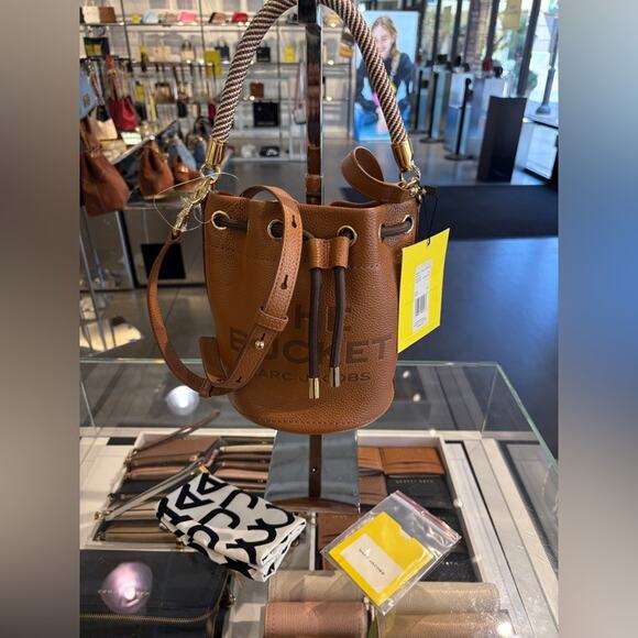 Marc Jacobs the bucket bag - Picture 2 of 7